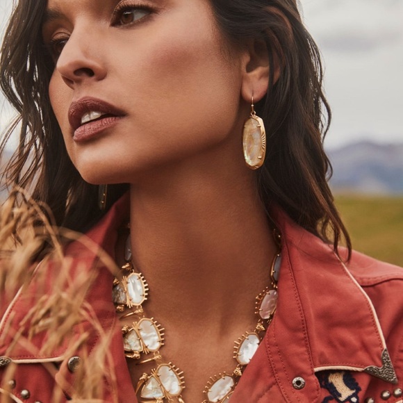 Kendra Scott Yellow Rose Elle vintage gold earrings in Iridescent Abalone - Picture 6 of 6